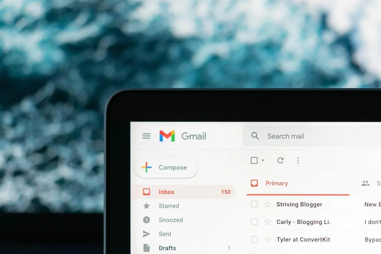  "Aan" VS "Cc" in Gmail (Vergelijking en contrast) - Alle verschillen