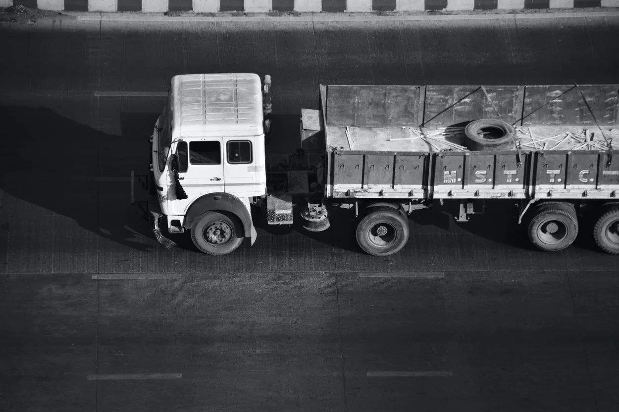  Wat is het verschil tussen een truck en een semi? (Classic Road Rage) - All The Differences