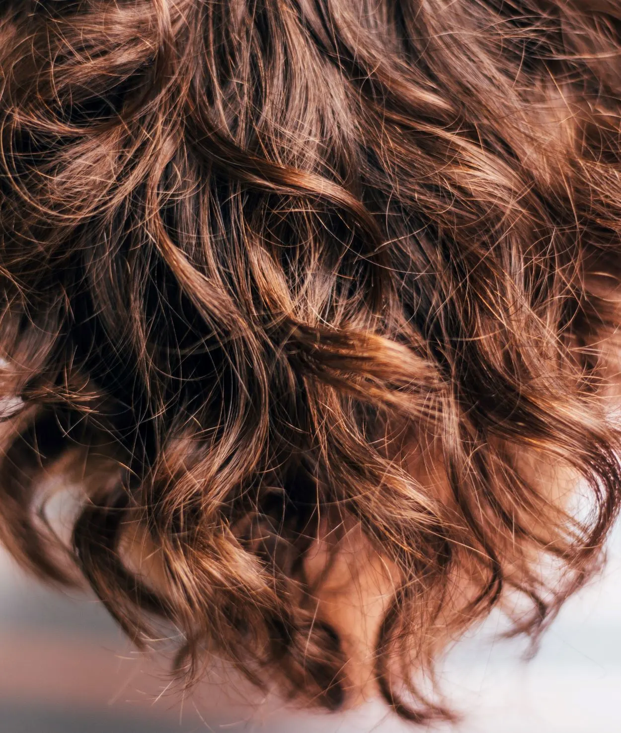  ¿Cuál es la diferencia entre el pelo ondulado y el pelo rizado? - Todas las diferencias