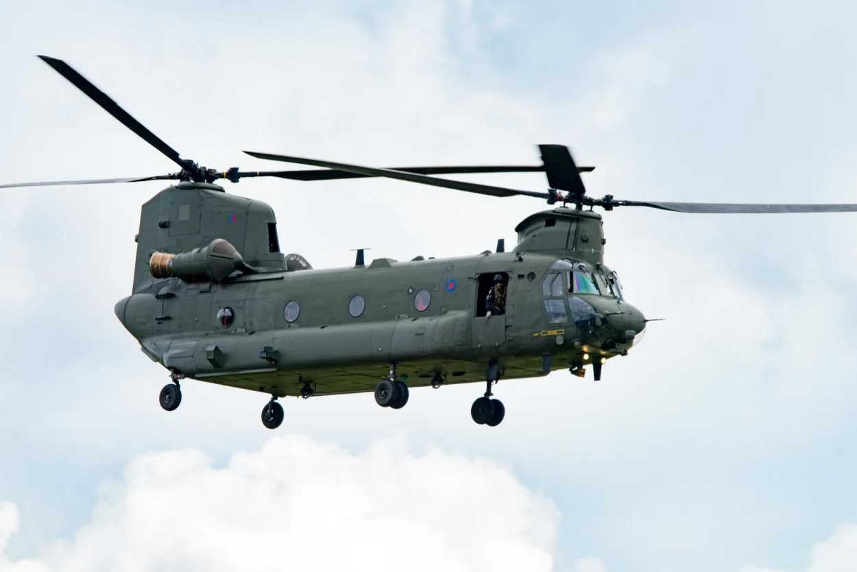  CH 46 Sea Knight VS CH 47 Chinook (Een vergelijking) - Alle verschillen