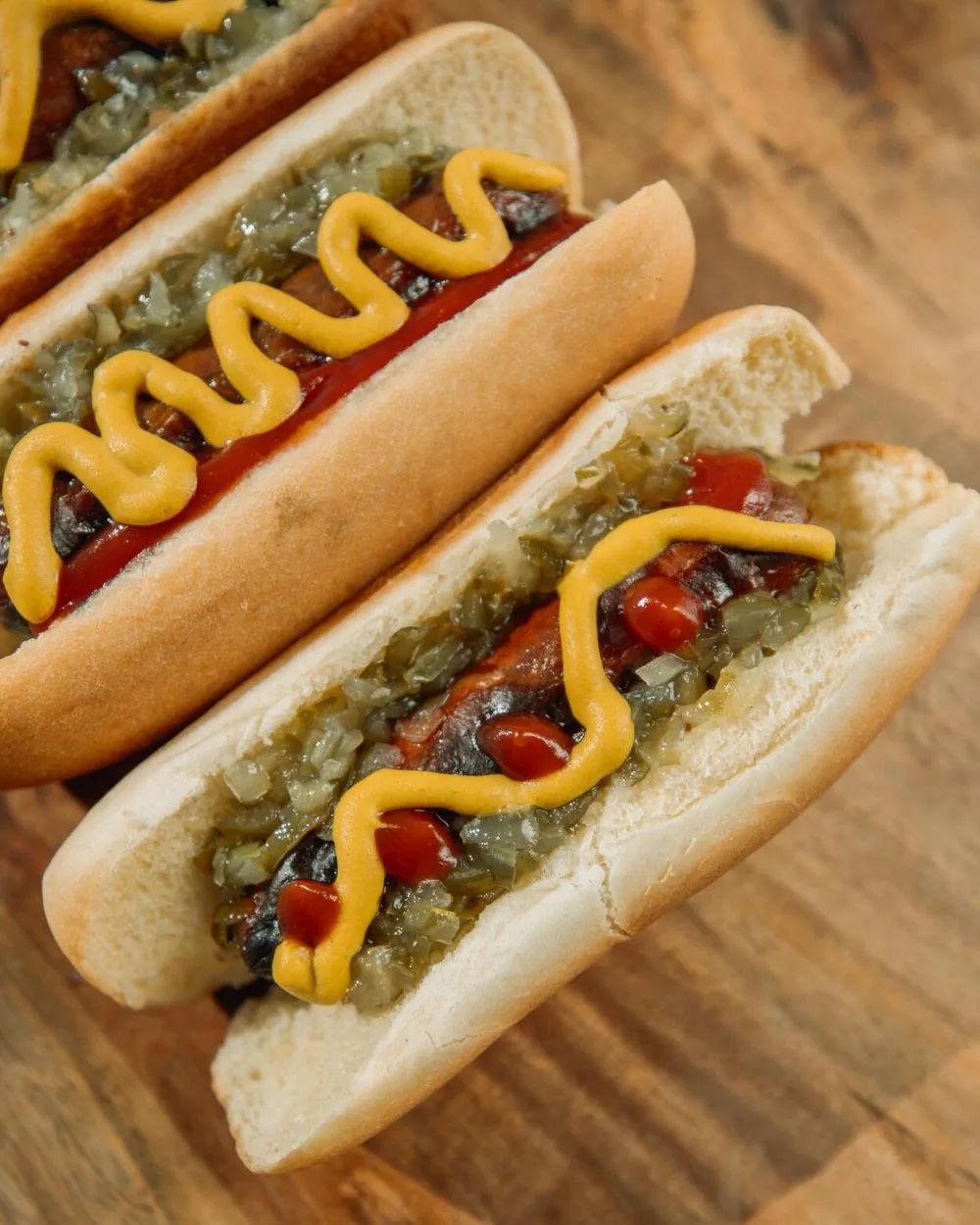  Costco Regular Hotdog Vs. A polish Hotdog (The Differences) - All The Differences
